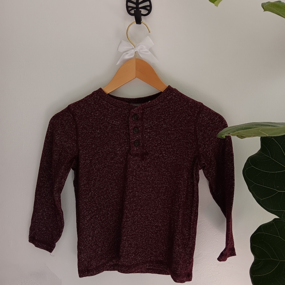 Old Navy maroon long sleeved tee, size S (6-7)